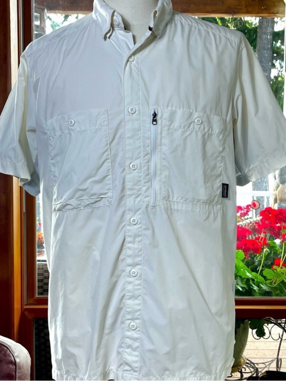 Patagonia El Ray Men's Large White Gray 100% Nylon Hiking Shirt Short Sleeve L